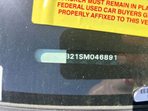 Used 2025 Volkswagen Taos SE image 9