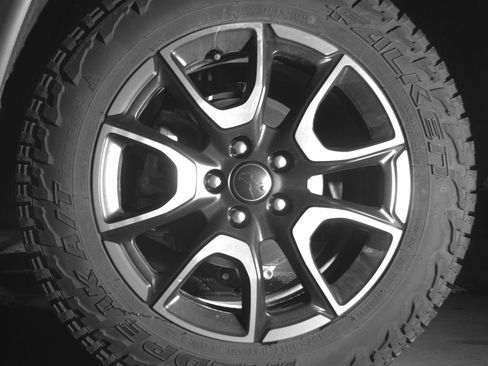 Used 2025 Jeep Compass Trailhawk image 14