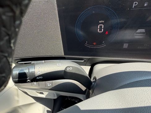 Used 2024 Hyundai Kona SEL FWD image 30