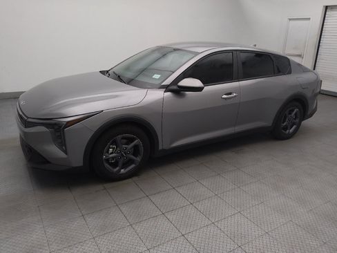 Used 2025 Kia K4 FWD image 2