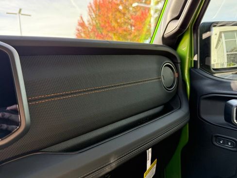 New 2025 Jeep Gladiator Mojave w/ Convenience Group image 26