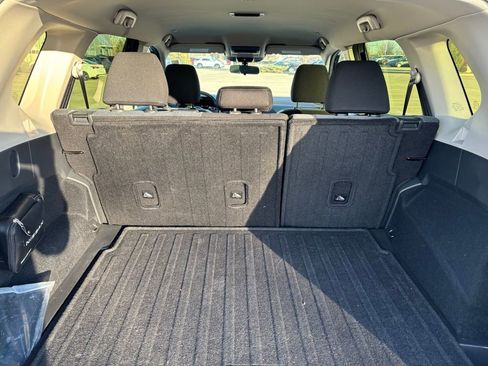 Used 2023 Nissan Rogue SV image 8