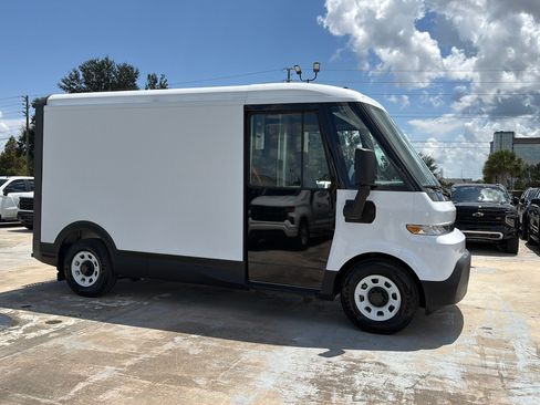 Used 2024 Chevrolet Brightdrop 400 w/ Commercial Equipment Package AWD/4WD image 12