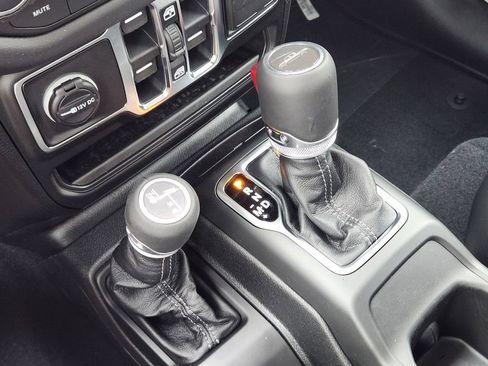New 2026 Jeep Gladiator Sport AWD/4WD image 15