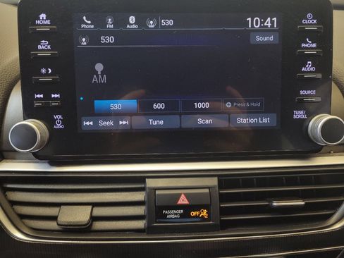 Used 2018 Honda Accord Sport image 25