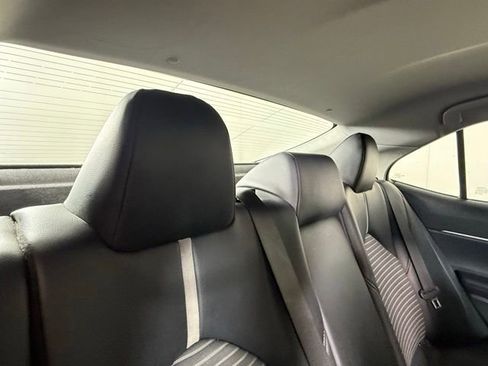 Used 2020 Toyota Camry SE FWD image 20