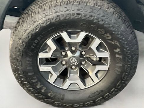 Used 2022 Toyota Tacoma TRD Off-Road w/ Technology Package image 29