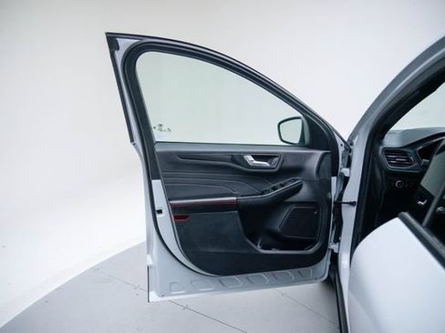 Used 2025 Ford Escape ST-Line Select AWD/4WD image 23