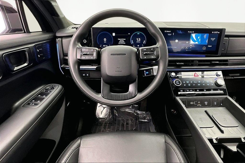 Used 2025 Hyundai Santa Fe Calligraphy AWD/4WD image 5