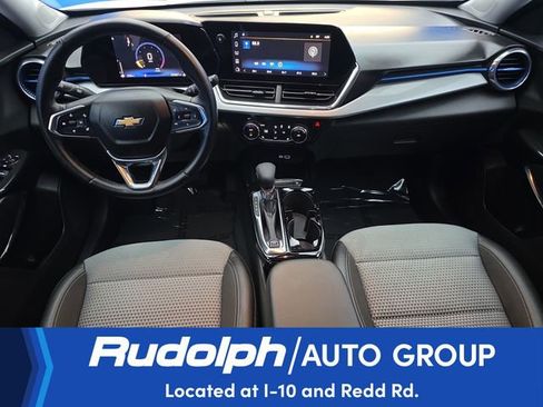 Used 2025 Chevrolet Trax LT w/ LT Convenience Package FWD image 13