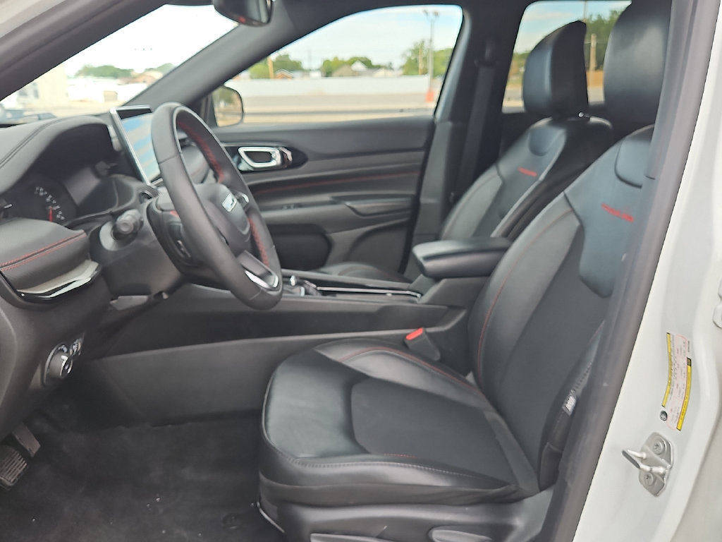 Used 2025 Jeep Compass Trailhawk AWD/4WD image 15