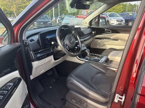 Certified 2024 Kia Carnival SX Prestige FWD image 4