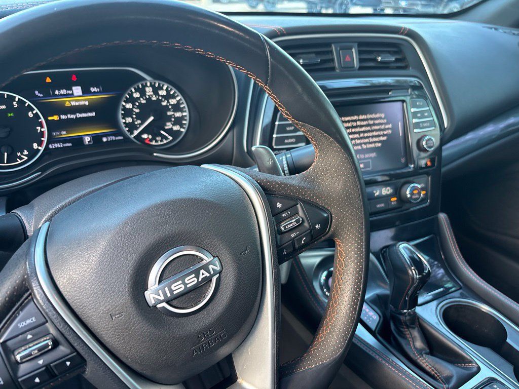 Used 2023 Nissan Maxima SR w/ Sport Mat Group FWD image 10