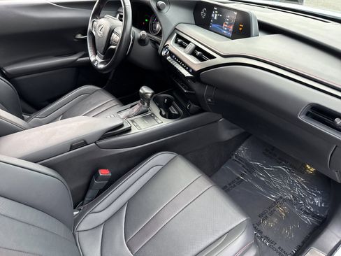 Used 2019 Lexus UX 250h image 15