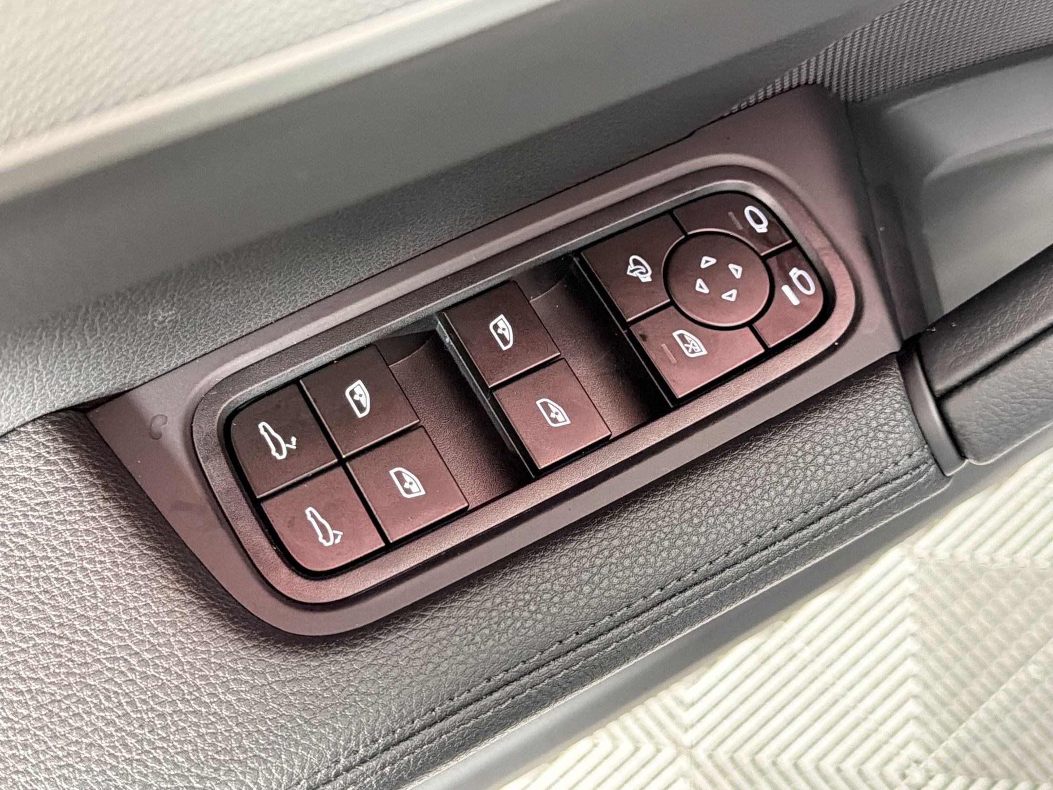 Certified 2026 Porsche Cayenne AWD/4WD image 13