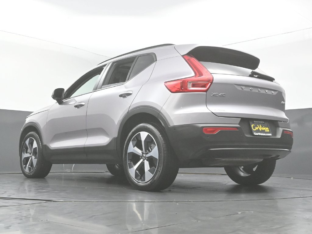 Used 2026 Volvo XC40 B5 Plus AWD/4WD image 41