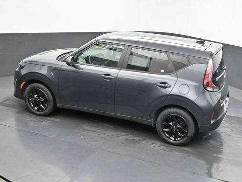 Used 2025 Kia Soul LX w/ LX Technology Package FWD image 16
