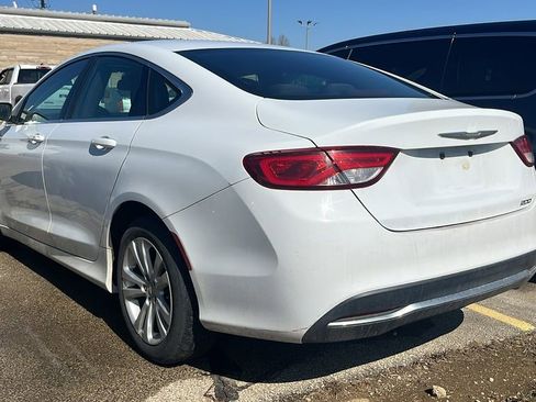 Used 2015 Chrysler 200 Limited image 4