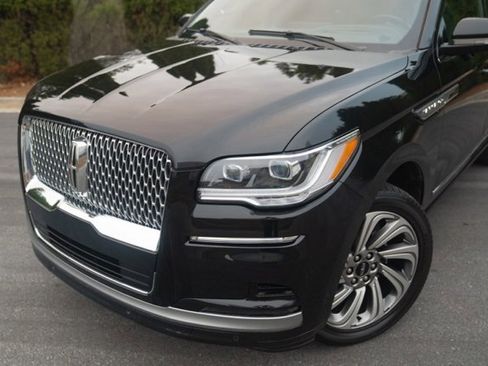 Used 2023 Lincoln Navigator Reserve w/ Equipment Group 201A image 3