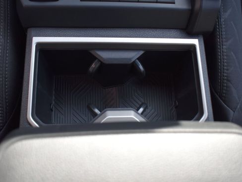 Certified 2025 Toyota Tacoma SR5 AWD/4WD image 15