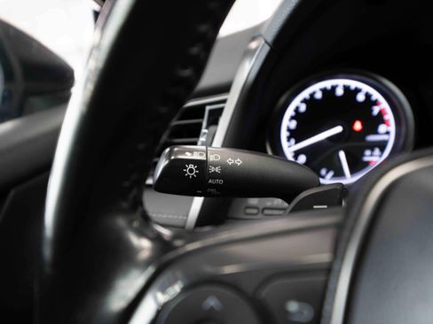 Used 2024 Toyota Camry SE image 13