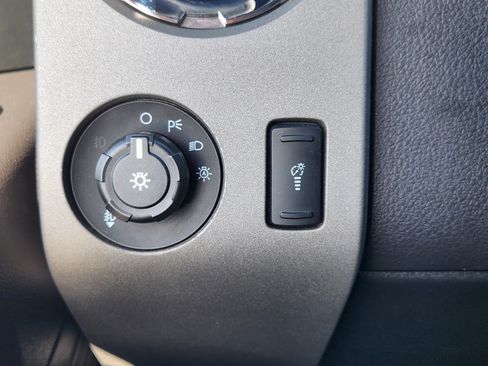 Used 2012 Ford F250 Lariat w/ Lariat Interior Pkg AWD/4WD image 21