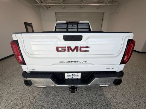 Used 2021 GMC Sierra 1500 SLT w/ SLT Premium Package AWD/4WD image 4