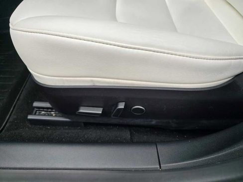 Used 2021 Tesla Model 3 Standard Range Plus image 19