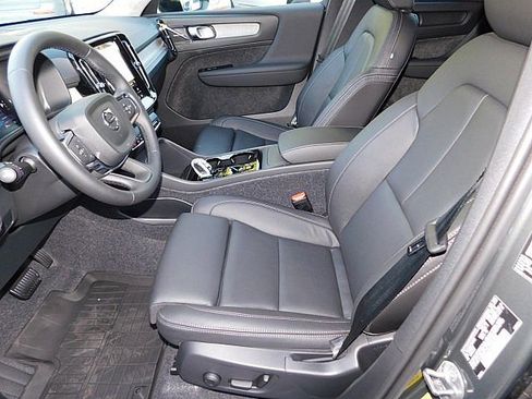 New 2026 Volvo XC40 B5 Ultra w/ Climate Package image 13