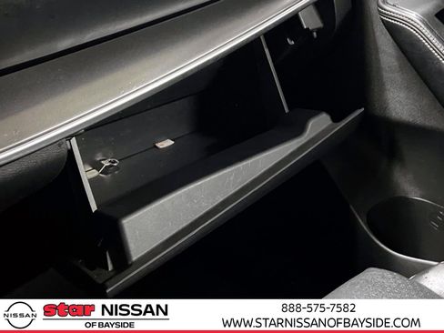 Used 2021 Nissan Rogue SV w/ Premium Package image 35