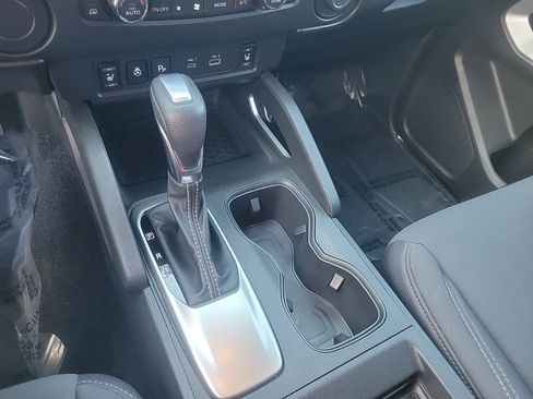 Used 2023 Nissan Frontier SV w/ SV Convenience Package image 20