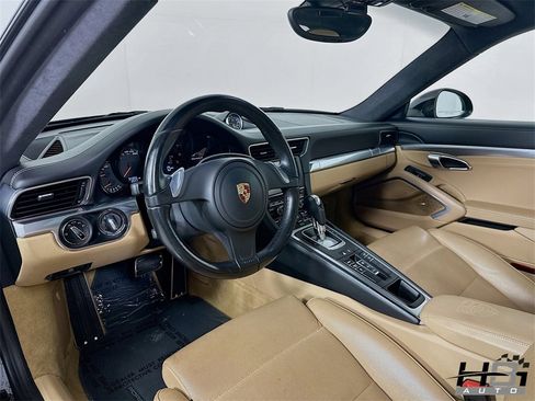 Used 2015 Porsche 911 Carrera 4 image 10