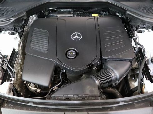 Used 2024 Mercedes-Benz GLC 300 4MATIC w/ Driver Assistance Package image 32