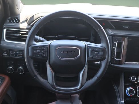Used 2023 GMC Yukon Denali Ultimate AWD/4WD image 12