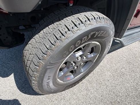Used 2021 Jeep Gladiator Rubicon AWD/4WD image 11