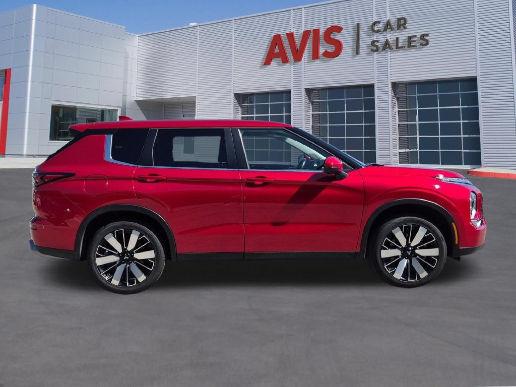 Used 2025 Mitsubishi Outlander SE AWD/4WD image 5