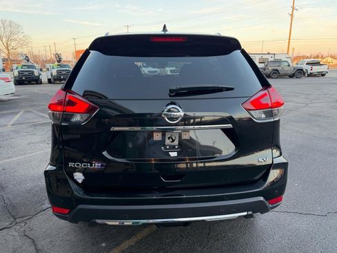 Used 2020 Nissan Rogue SV image 4