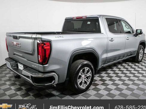 Used 2025 GMC Sierra 1500 SLT image 3