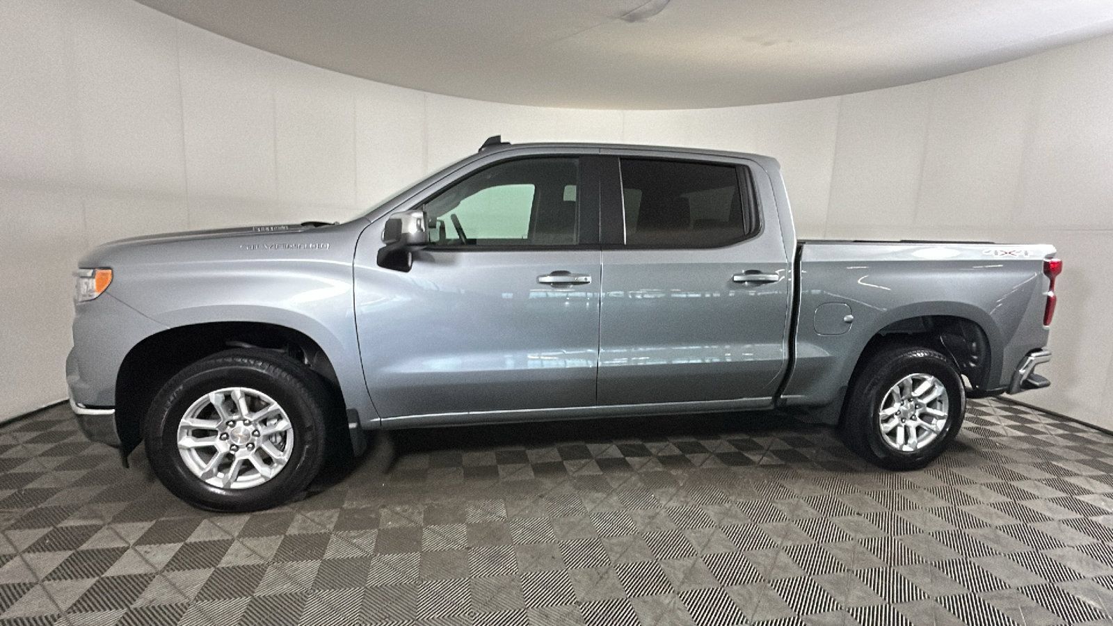 Used 2026 Chevrolet Silverado 1500 LT AWD/4WD image 6