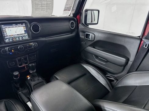 Used 2021 Jeep Wrangler Unlimited Sahara w/ Cold Weather Group AWD/4WD image 27