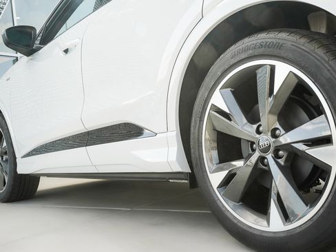 Certified 2024 Audi Q4 e-tron Premium Plus image 27