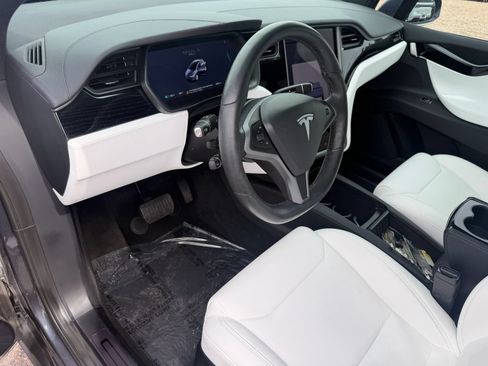 Used 2018 Tesla Model X 75D AWD/4WD image 15