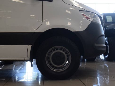 Used 2019 Mercedes-Benz Sprinter 2500 image 13