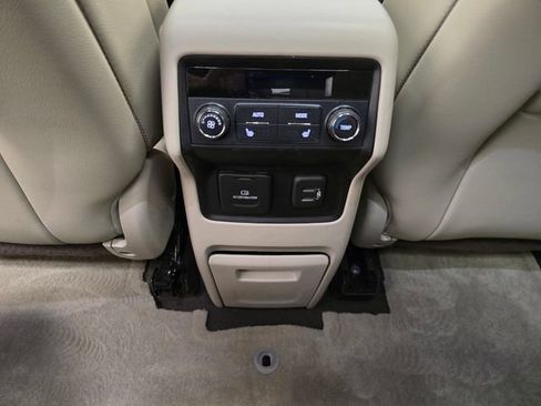 Used 2019 GMC Acadia Denali w/ Technology Package AWD/4WD image 33