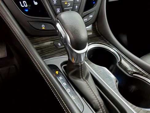 Used 2018 Buick Envision Essence image 18