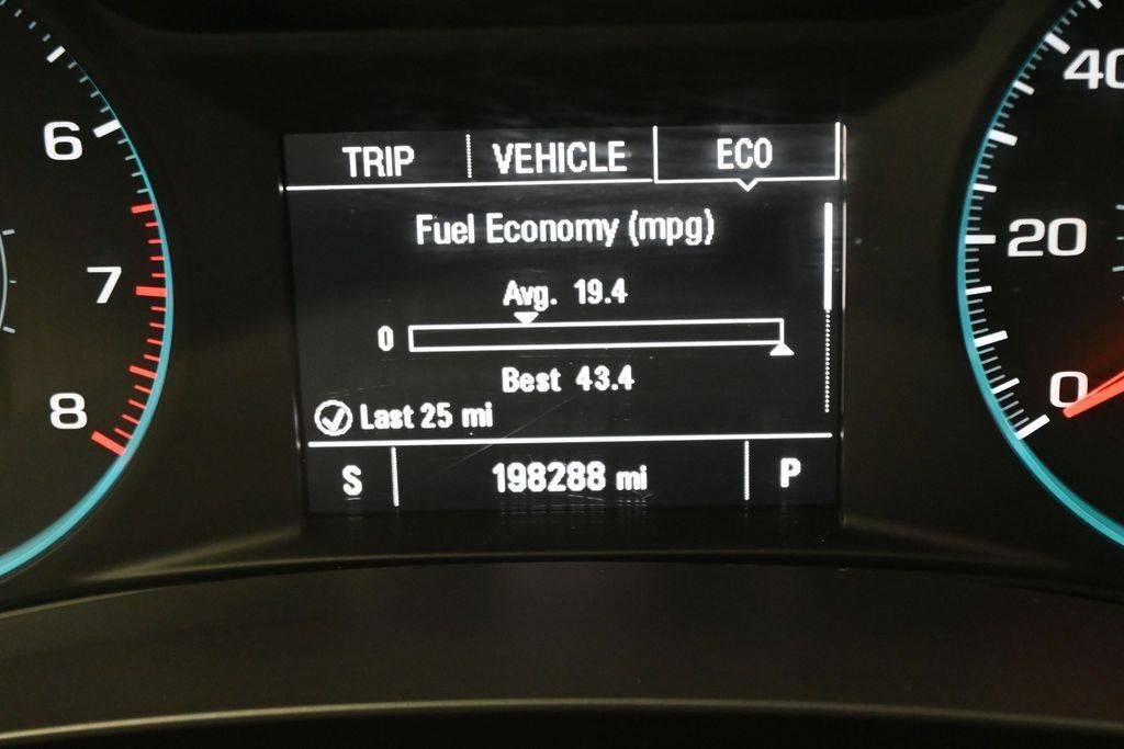 Used 2016 Chevrolet Malibu LT FWD image 16