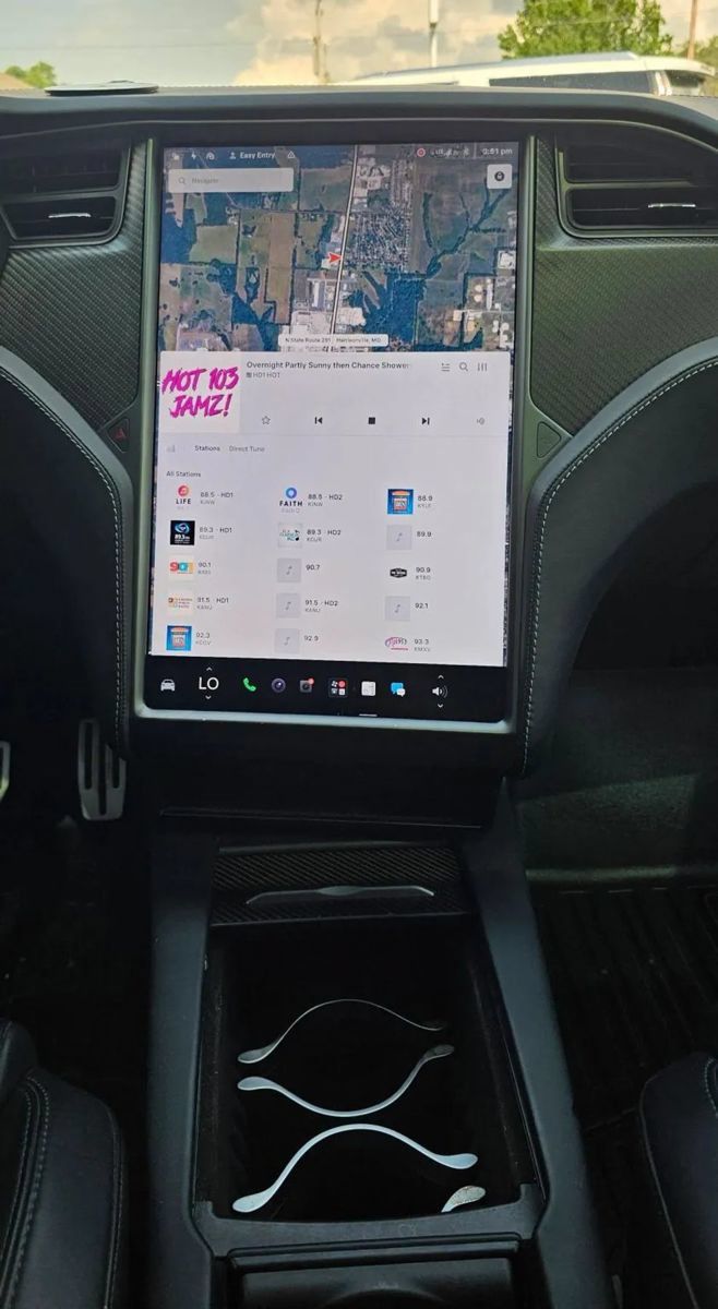 Used 2020 Tesla Model X Performance AWD/4WD image 27