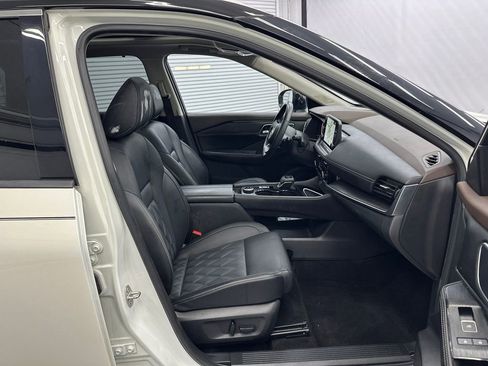 Used 2021 Nissan Rogue Platinum image 15