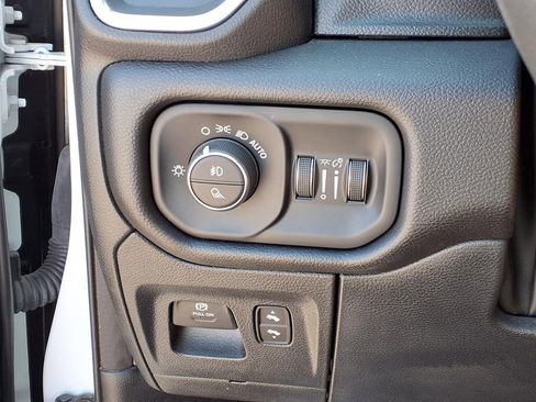 Used 2025 RAM 1500 Laramie AWD/4WD image 19