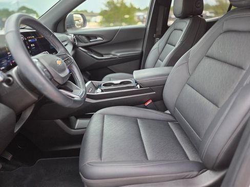 Used 2025 Chevrolet Equinox LT w/ Convenience Package II AWD/4WD image 17
